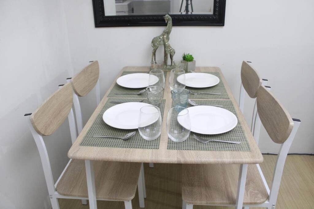 Huge A2J Executive Luxury 1Br Suite Near Abs Cbn, Gma Manila Exterior foto