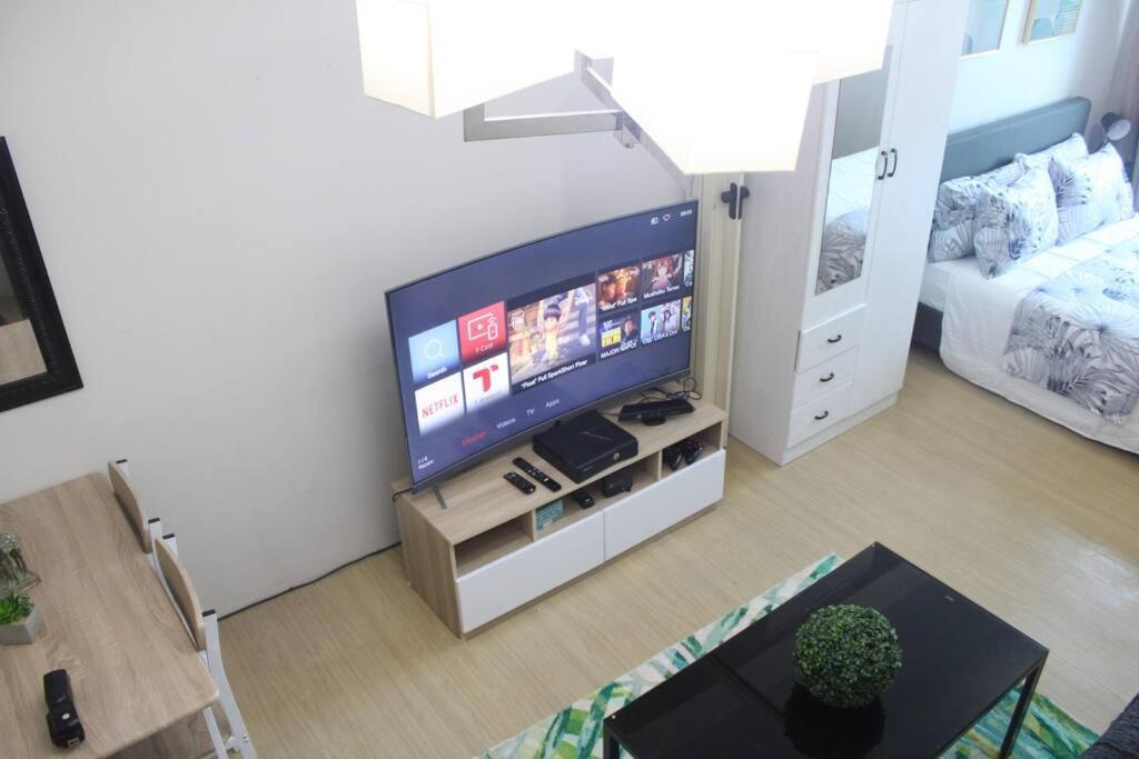 Huge A2J Executive Luxury 1Br Suite Near Abs Cbn, Gma Manila Exterior foto