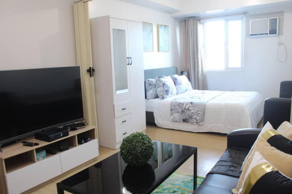 Huge A2J Executive Luxury 1Br Suite Near Abs Cbn, Gma Manila Exterior foto