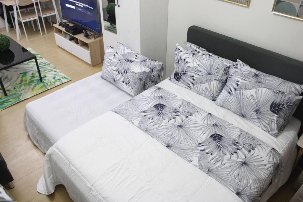 Huge A2J Executive Luxury 1Br Suite Near Abs Cbn, Gma Manila Exterior foto