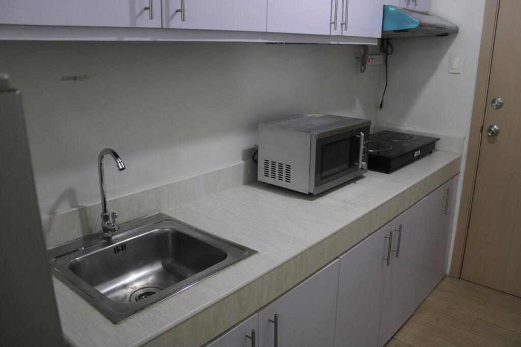 Huge A2J Executive Luxury 1Br Suite Near Abs Cbn, Gma Manila Exterior foto